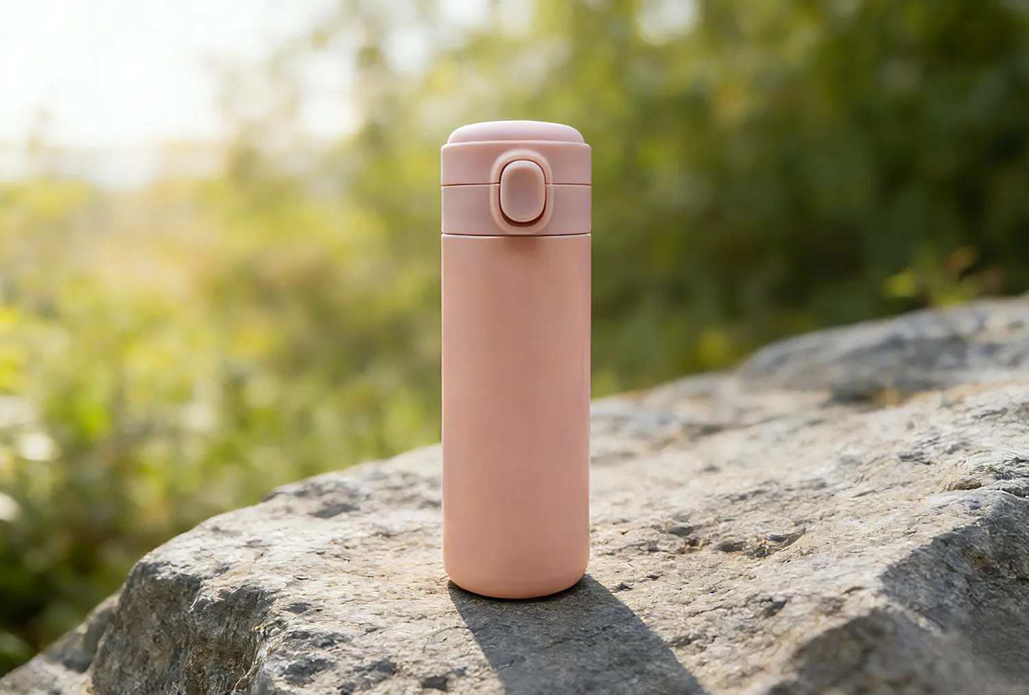 A Travel bögre jellemzői.